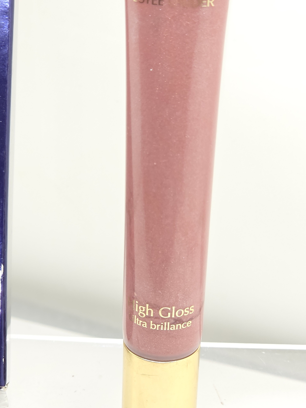 DISCONTINUED Estee Lauder High Gloss- "BERRY" - Picture 3 of 11